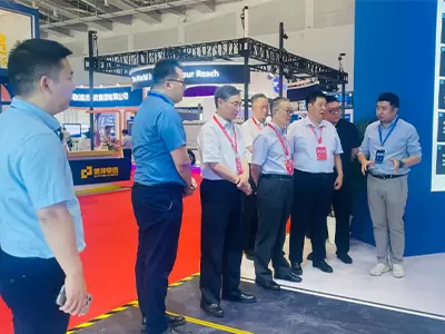 Rino.ai Driverless Vehicles Fully Upgraded! R5 Series New Model Debuts at the 2024 International Economic and Trade Fair