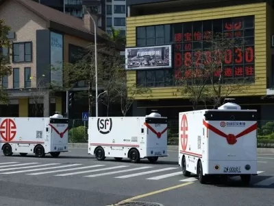 Debut on Zhongshan Streets: Rino.ai Autonomous Delivery Vehicles Hit the Road