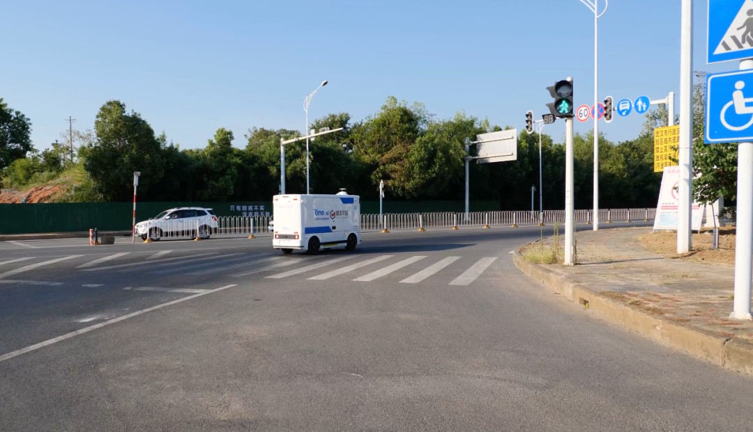 Rino.ai Driverless Vehicles in High Gear — Delivering Over 1,000 Parcels a Day